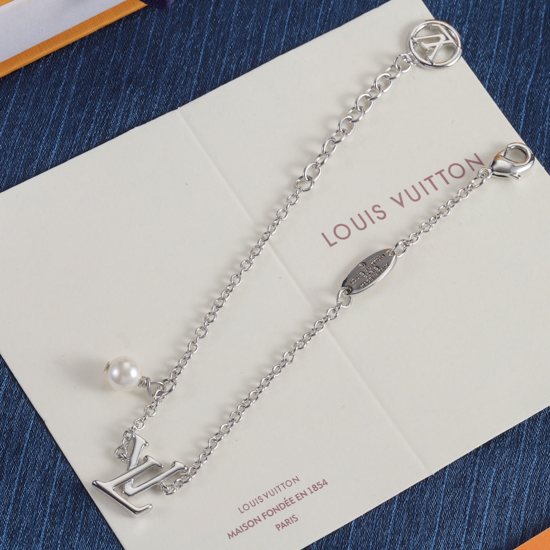 pearl with chain bracelet