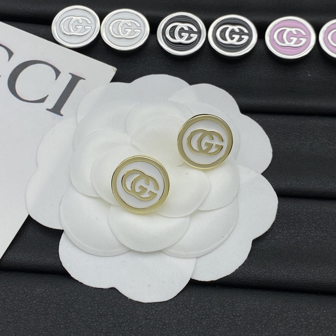 Double G brooch