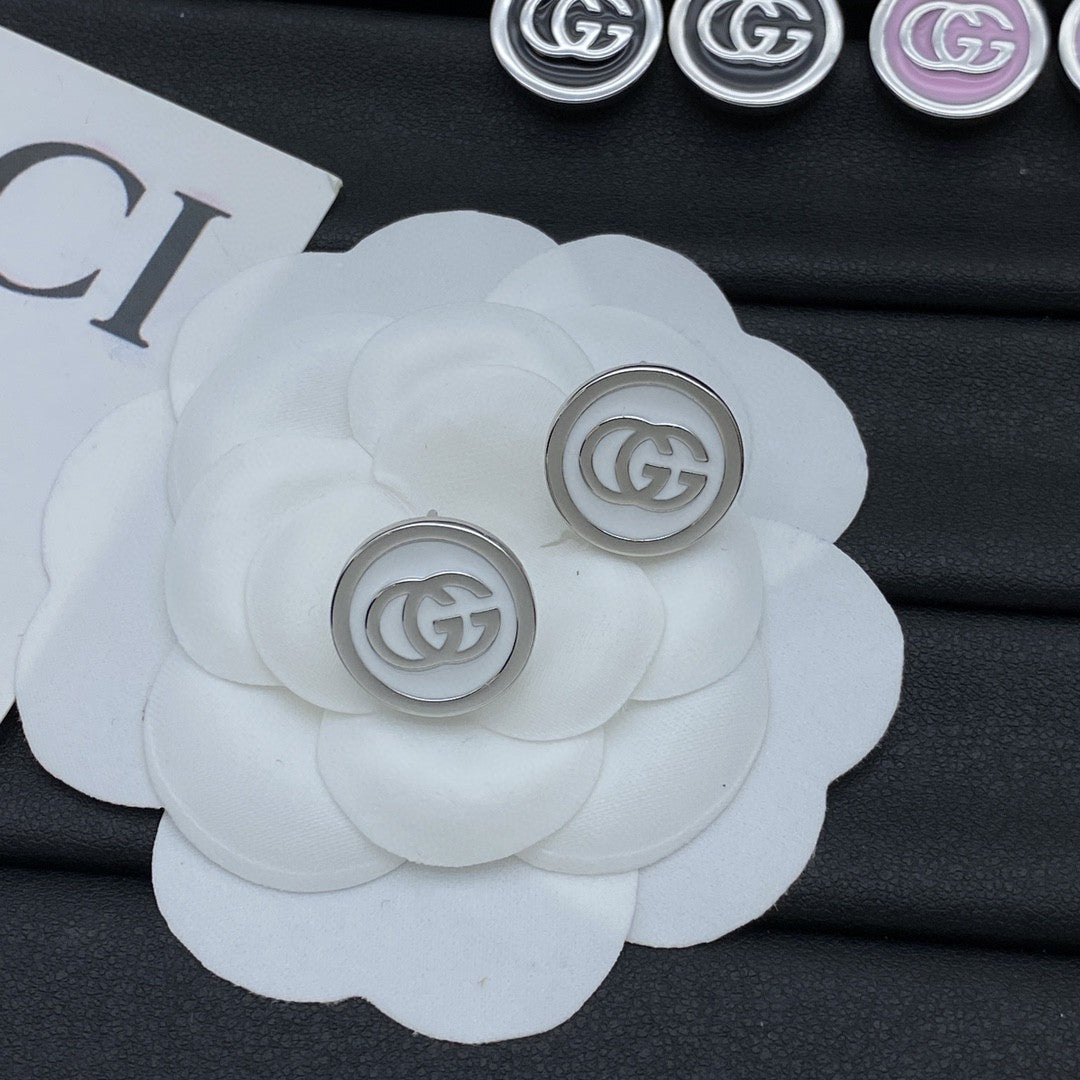 Double G brooch