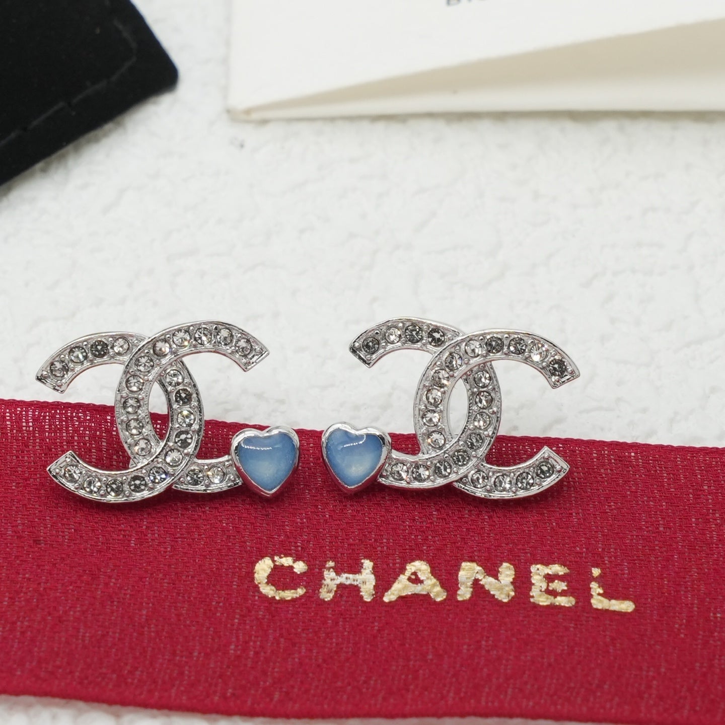 Double C full diamond sapphire brooch