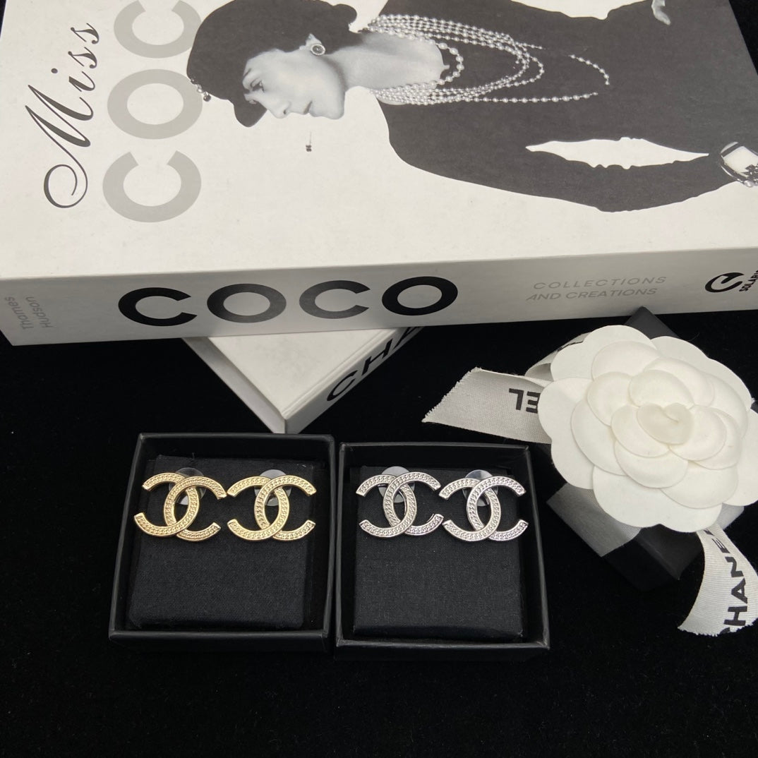 Hammer double c brooch