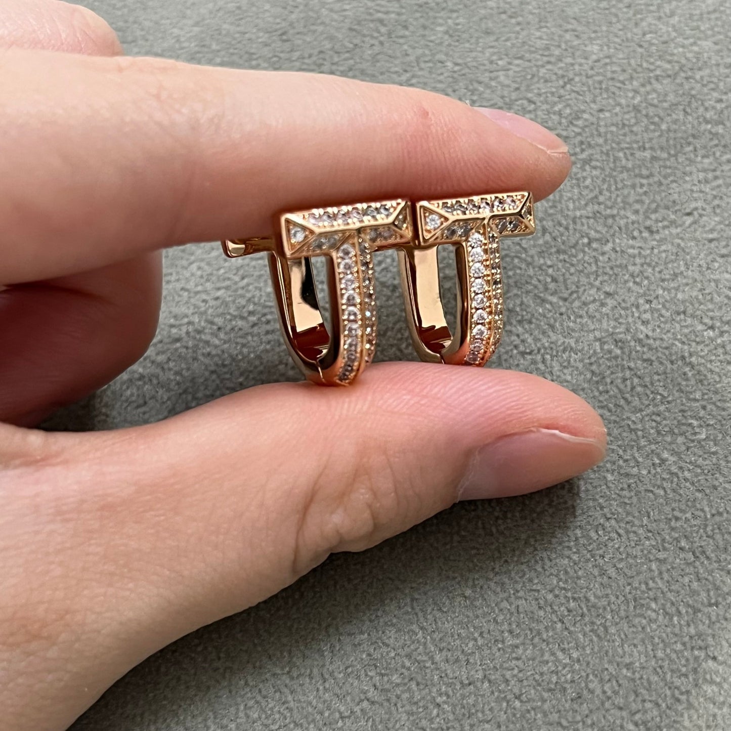 T-diamond stud earrings