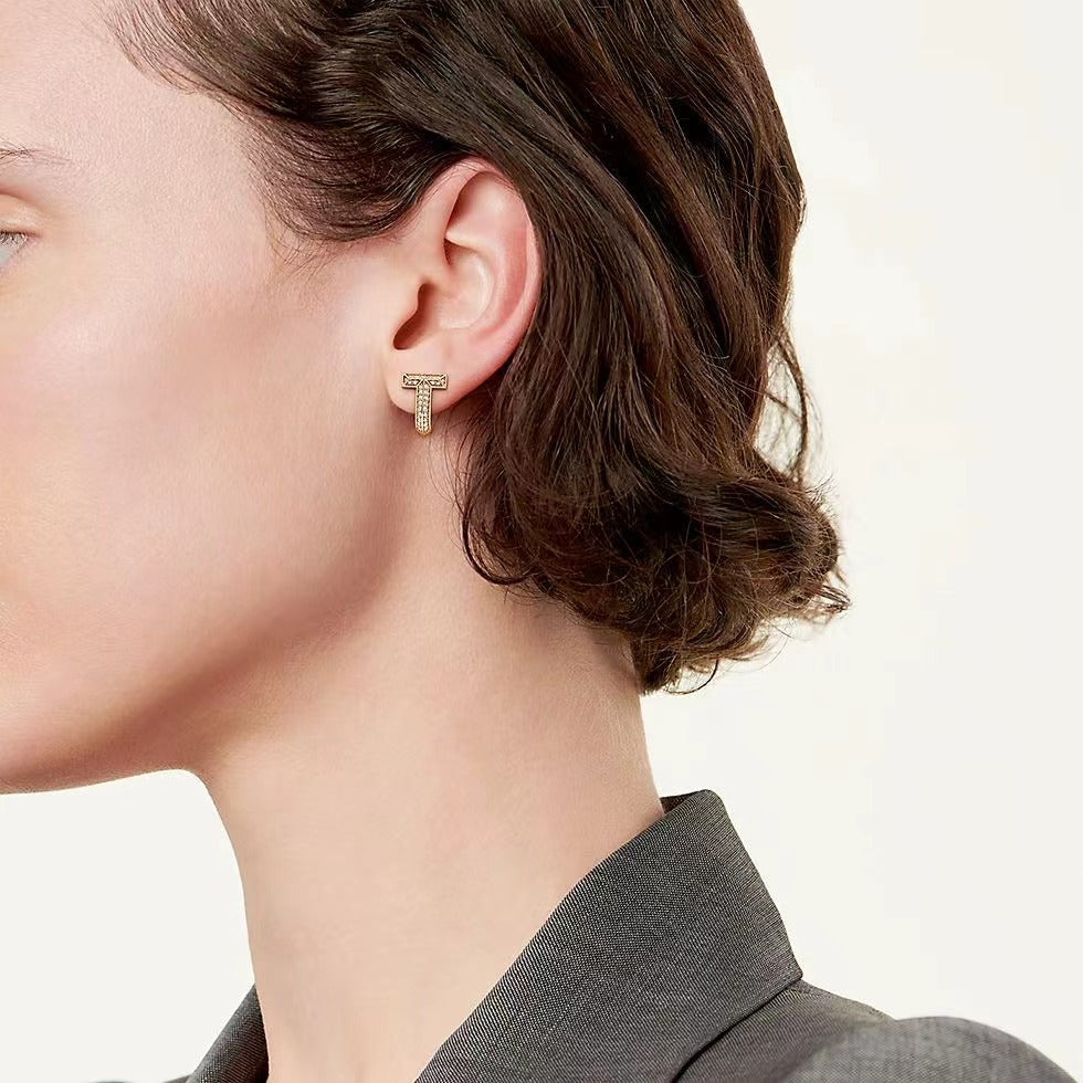 T-diamond stud earrings