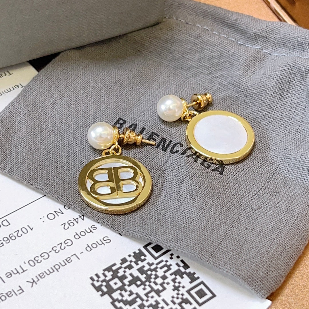 Double B pearl earrings