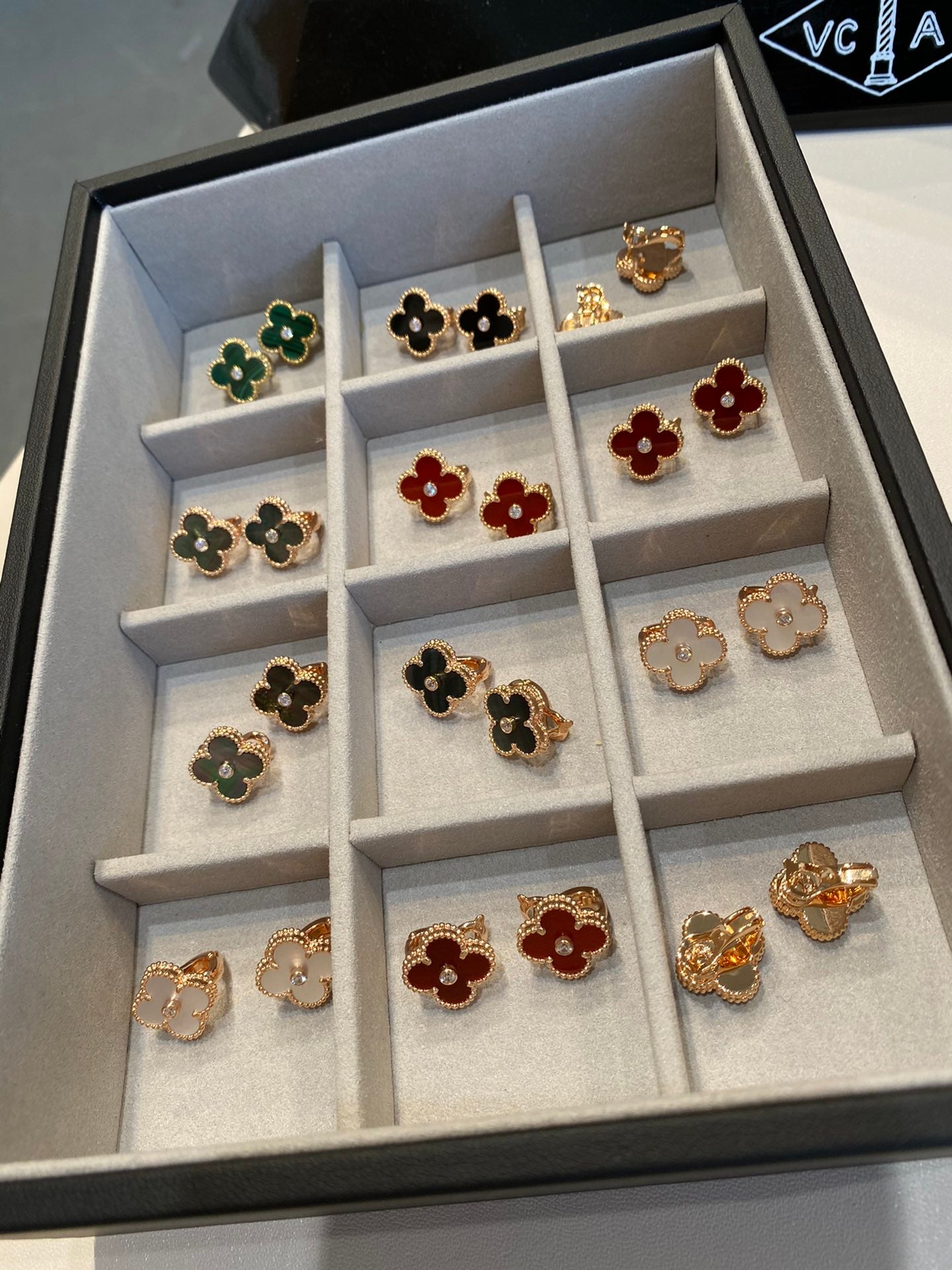 Flower-shaped diamond stud earrings