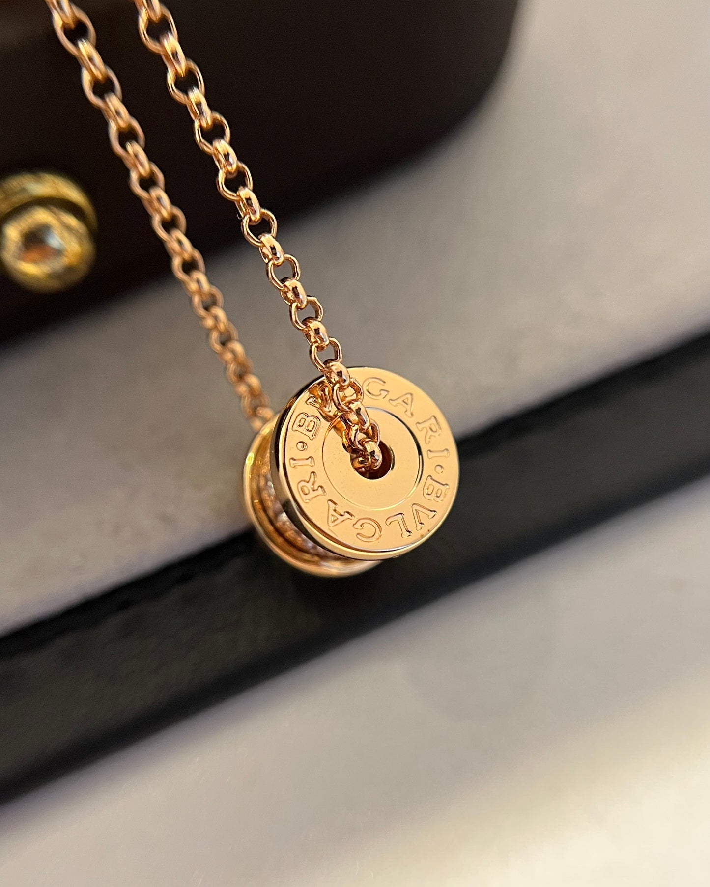 Fully diamond slim waist necklace