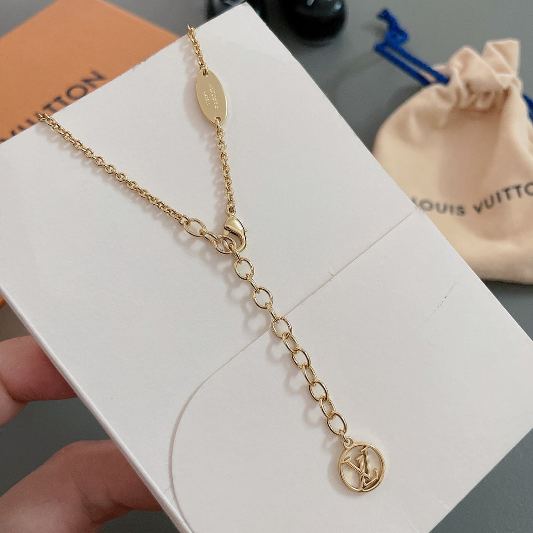 Yuepeng L Classic logo necklace3