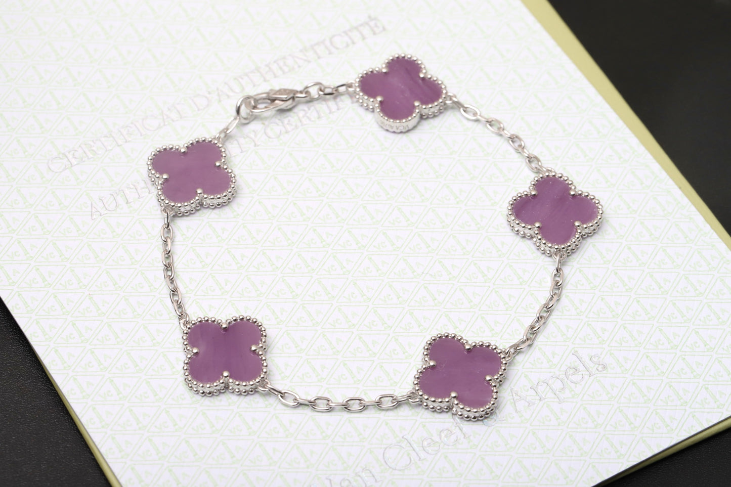Naturlig violet perlemorarmbånd