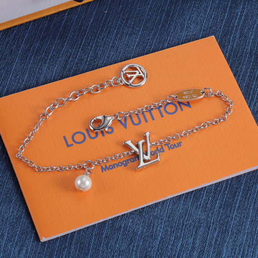 pearl with chain bracelet