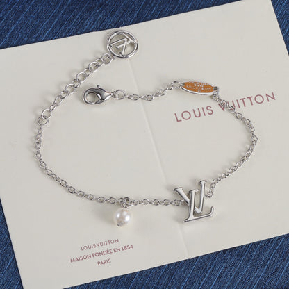 pearl with chain bracelet