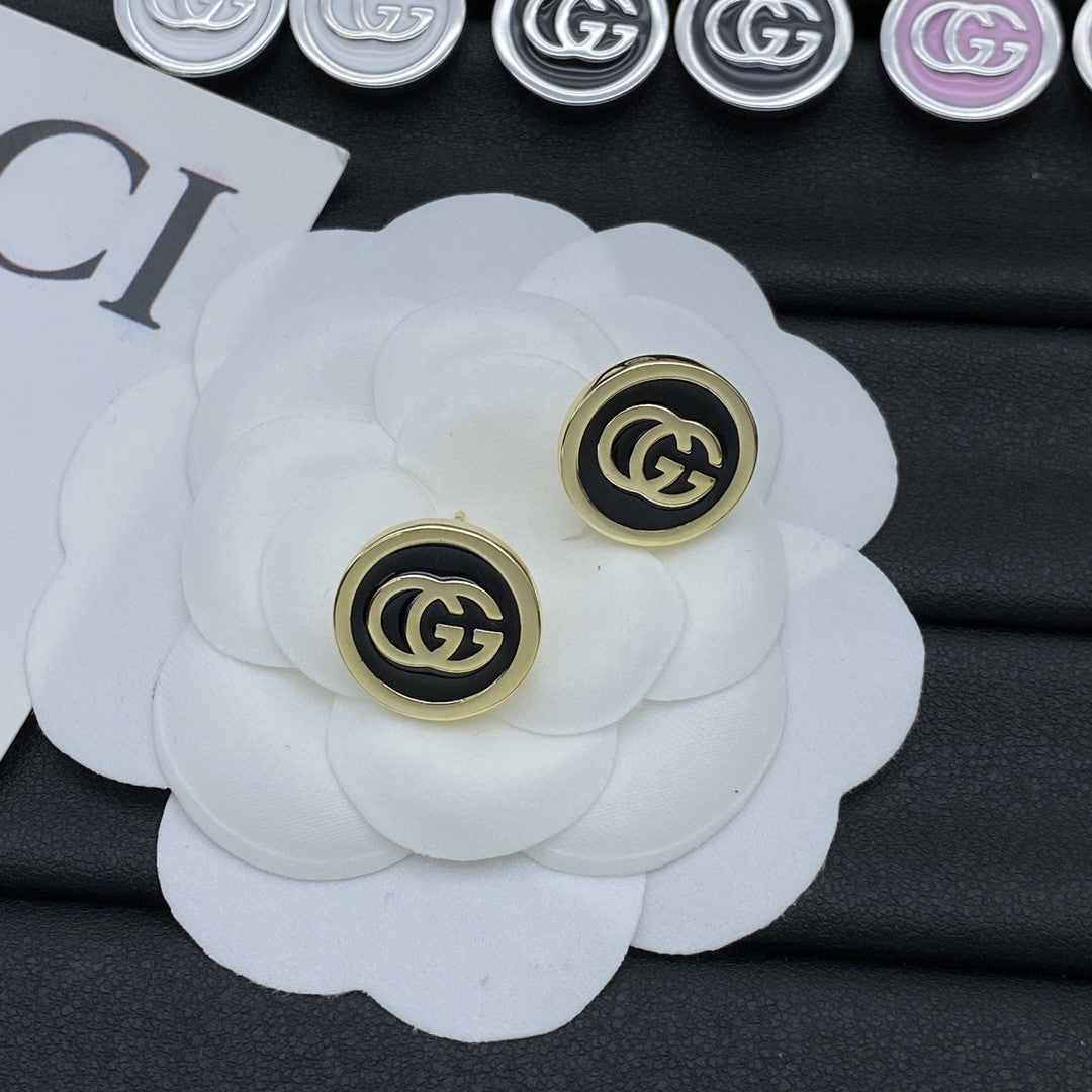 Double G brooch