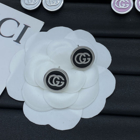 Double G brooch