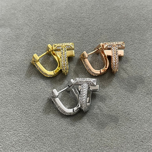 T-diamond  stud earrings