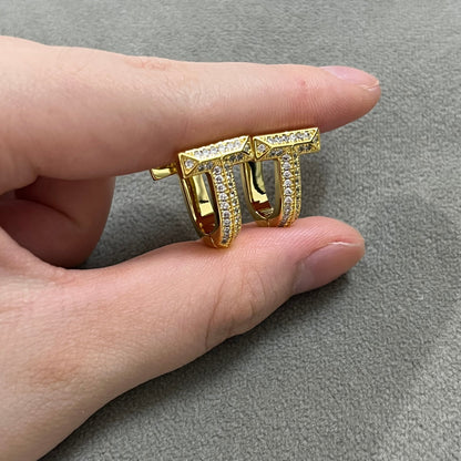 T-diamond  stud earrings