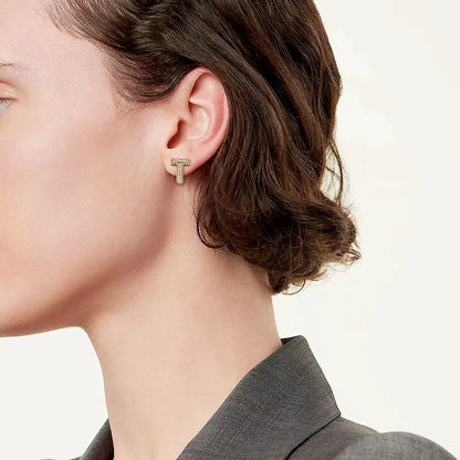 T-diamond  stud earrings