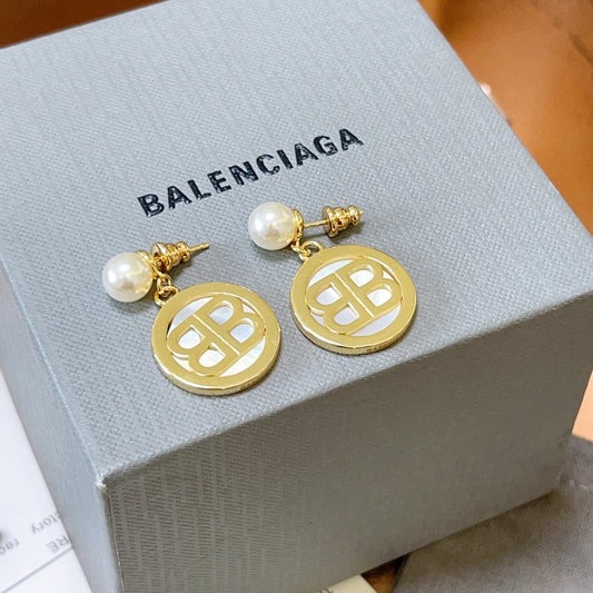 Double B pearl earrings