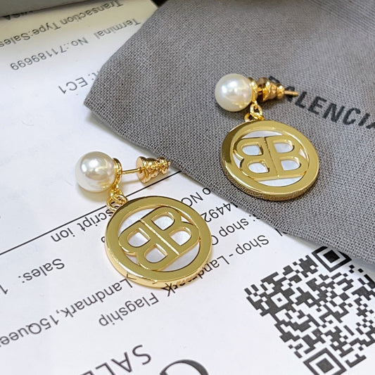 Double B pearl earrings