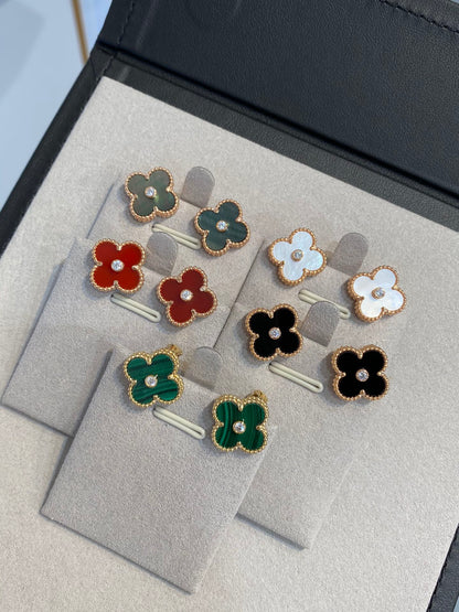 Flower-shaped diamond stud earrings