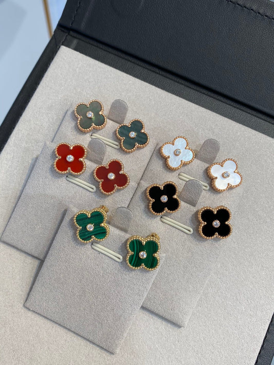 Flower-shaped diamond stud earrings