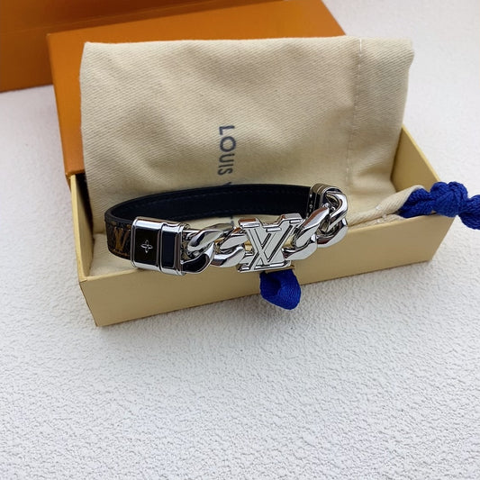 Leather bracelet