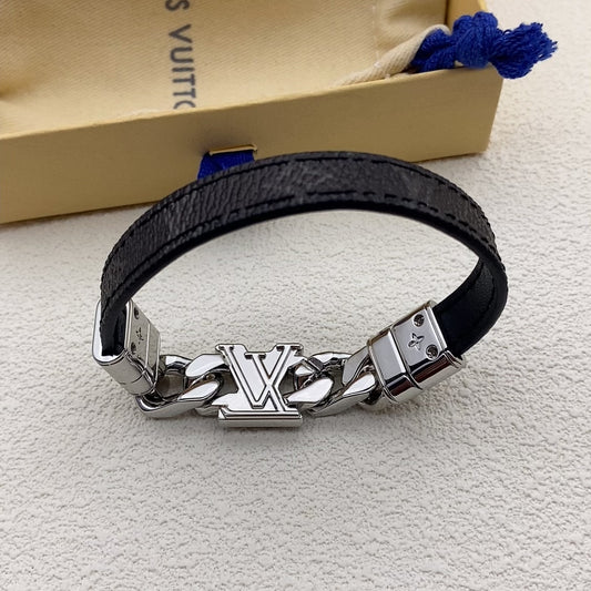 Leather bracelet
