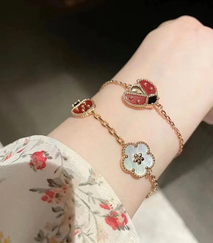 Animal Bracelet Multi-Picture Combination