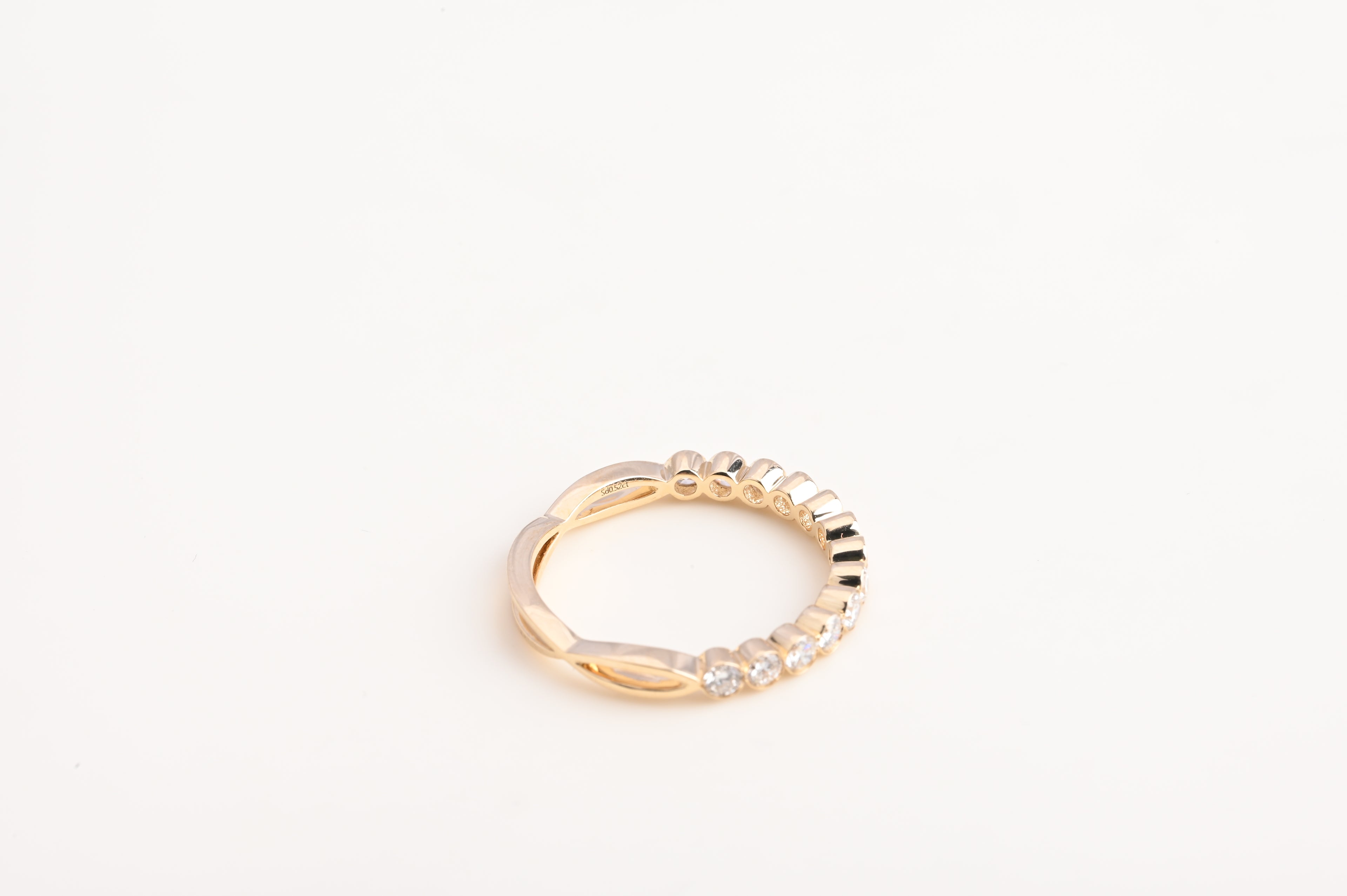 Diamanter Line Ring