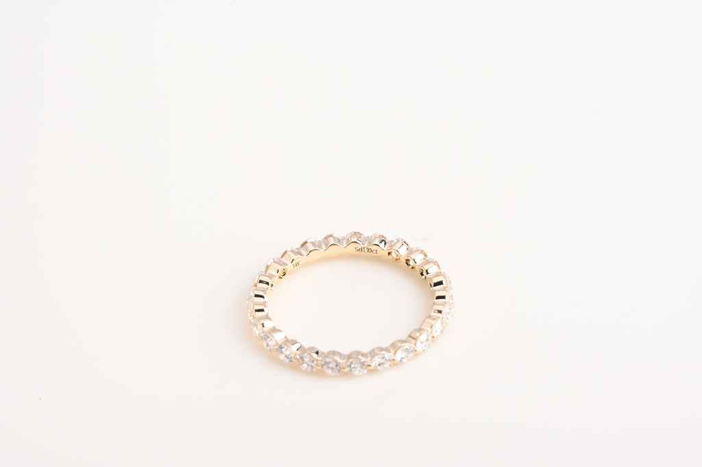 Diamond round ring