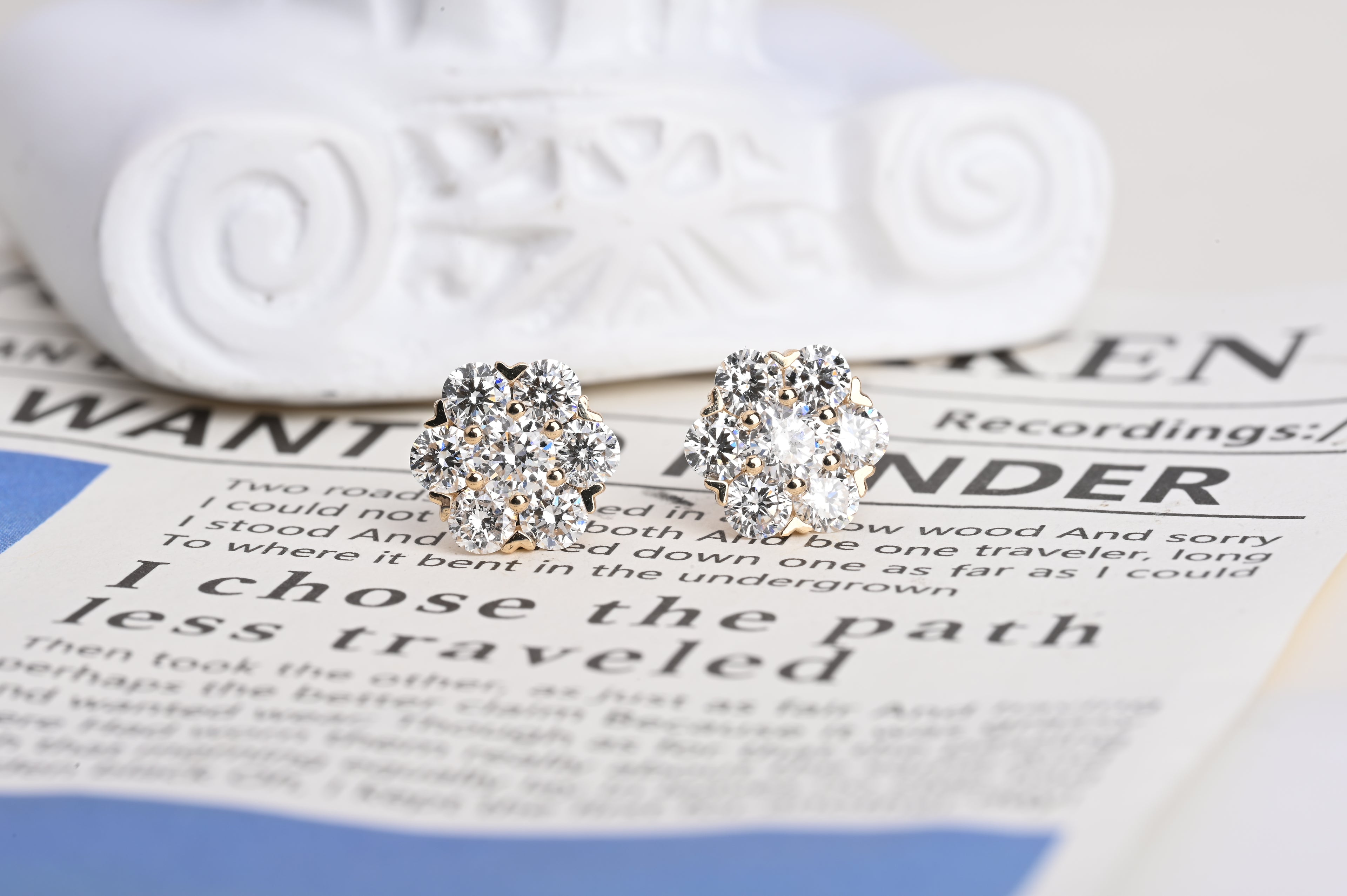 drømmende kronbladsøreringe